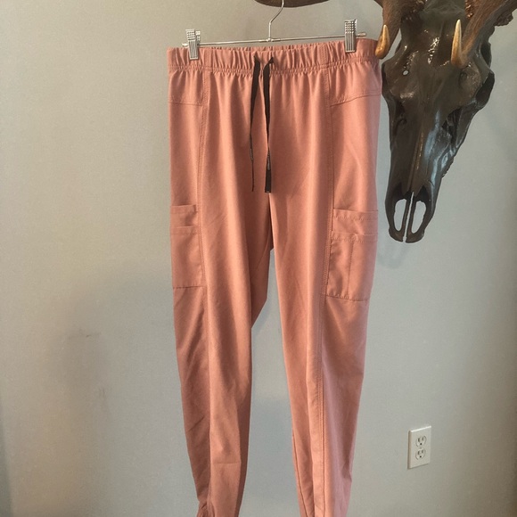 Carhartt Mauve Scrub Set - Picture 4 of 5
